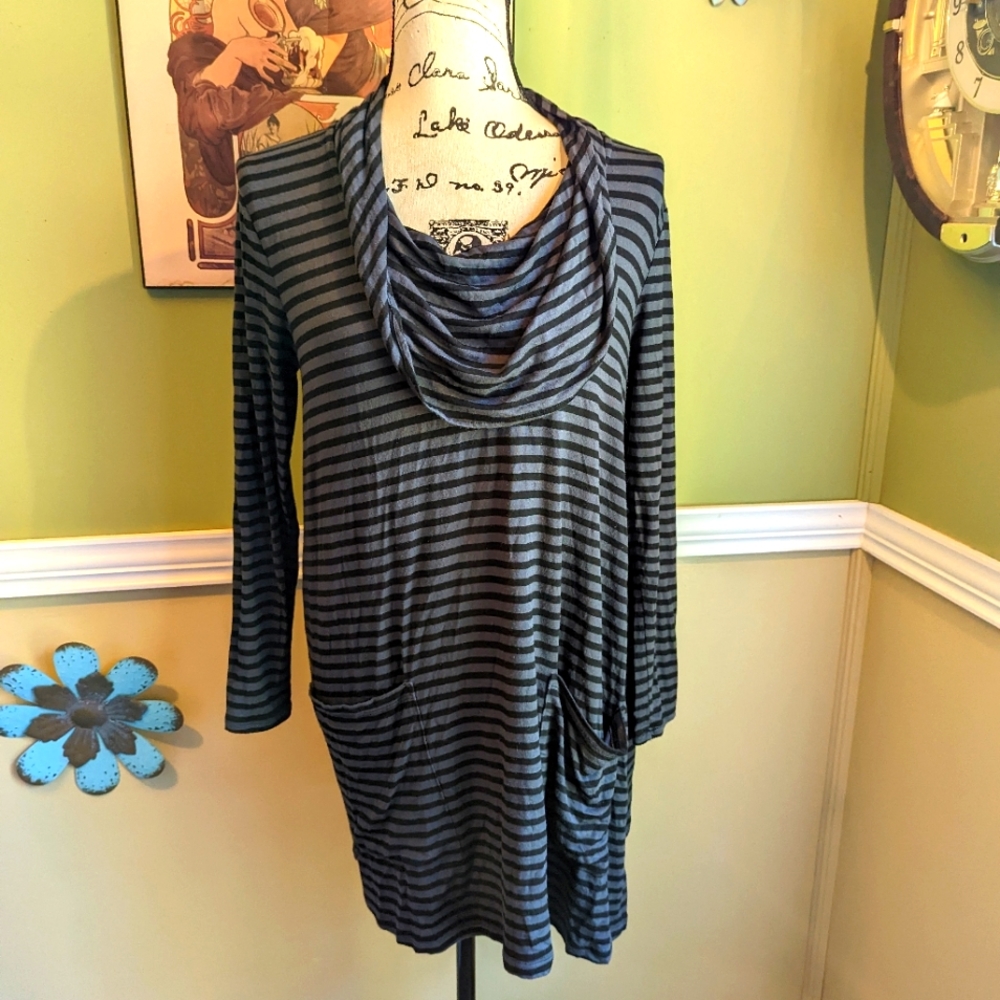 Match point tunic top